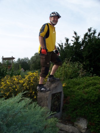 Auf dem Mittelpunkt Deutschlands Auf dem Mittelpunkt Deutschlands