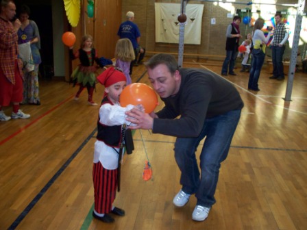 Luftballon balancieren Luftballon balancieren