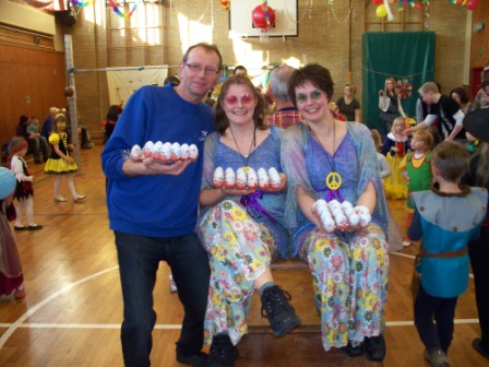 Wer soll uns die Überraschungseier geben? Wer soll uns die Überraschungseier geben?