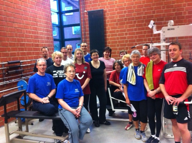 Teilnehmer der 1. Kursstunde Teilnehmer der 1. Kursstunde