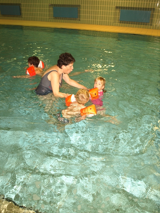 2013-12-10 15.37.08 06 TG Kinderschwimmen