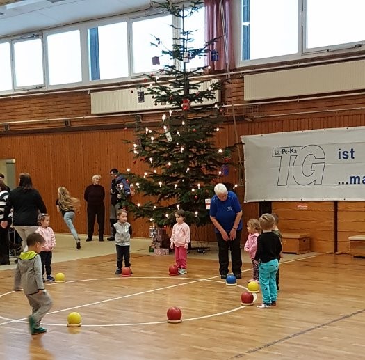 2017 12 03 15 34 00 21 AK TG Turnnachmittag