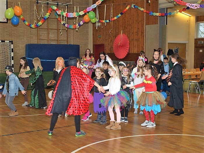 2018 02 11 15 38 20 21 TG Kinderfasching